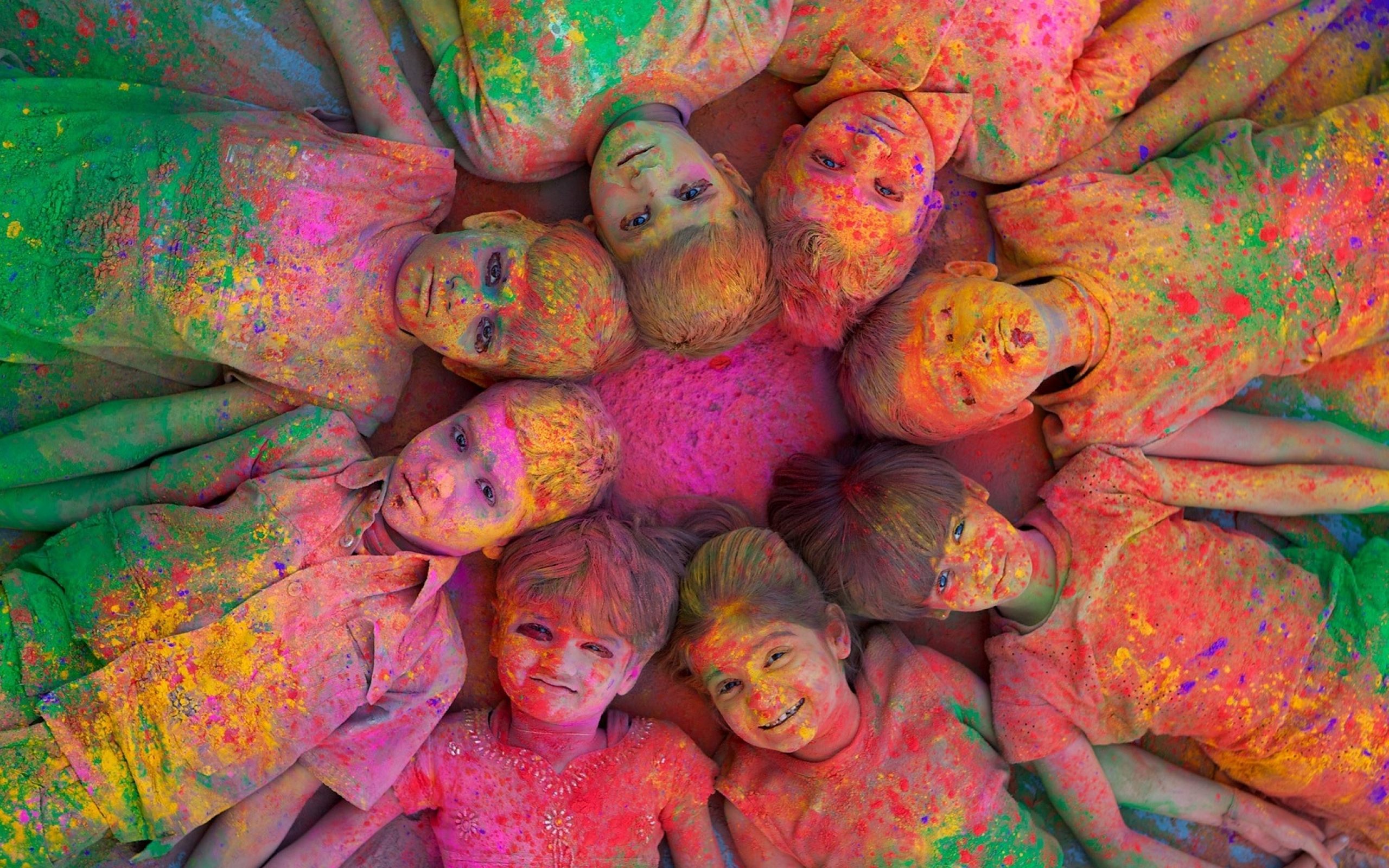 Celebrate Holi  Decorate Your Devices With FREE Digital Wallpaper